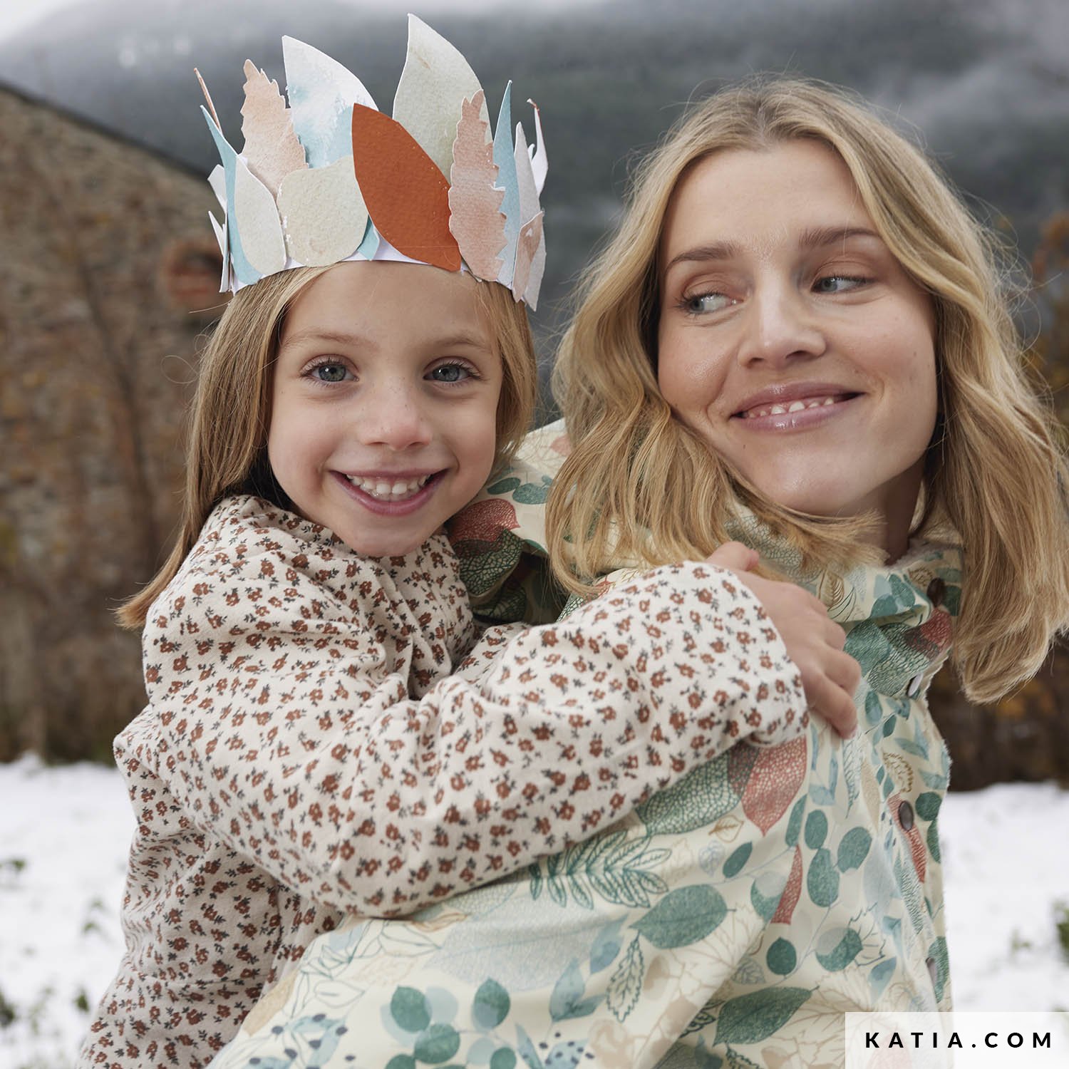 katoenen-flanelstof-flowers-reindeer-2105-8-02-katia-g Katia Fabrics 2105 Flanel Cotton Print